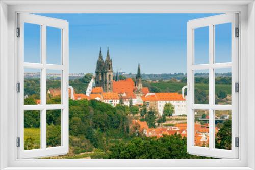 Fototapeta Naklejka Na Ścianę Okno 3D - Meißner Dom und Burgberg von Ferne aus gesehen