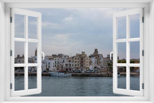 Fototapeta Naklejka Na Ścianę Okno 3D - イタリア　モノポリの港と街並み