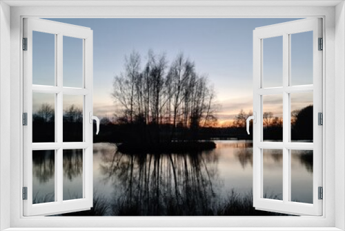 Fototapeta Naklejka Na Ścianę Okno 3D - sunrise over the river