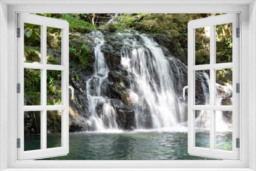 Fototapeta Naklejka Na Ścianę Okno 3D - waterfall in the jungle in Belize