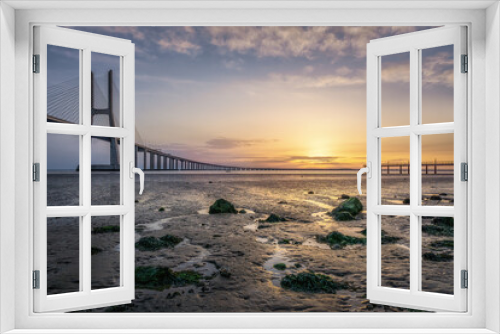 Fototapeta Naklejka Na Ścianę Okno 3D - Ponte Vasco da Gama blue sunset