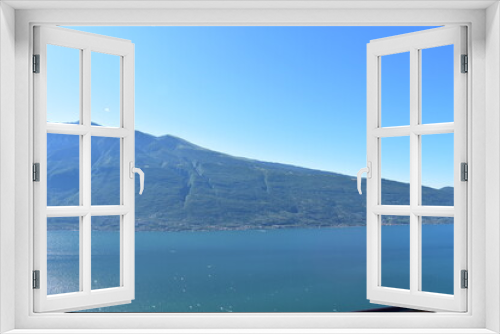 Fototapeta Naklejka Na Ścianę Okno 3D - Gardasee im Sommer