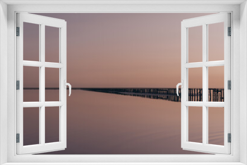 Fototapeta Naklejka Na Ścianę Okno 3D - Beautiful sunset over the salty pink lake
