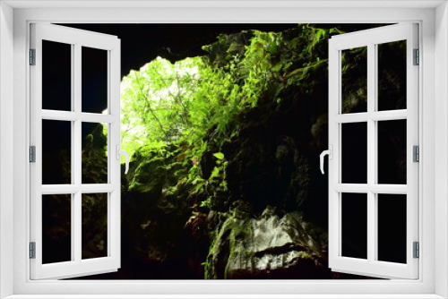 Fototapeta Naklejka Na Ścianę Okno 3D - light in mawsmai cave