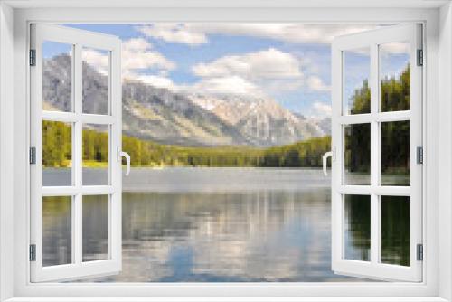 Fototapeta Naklejka Na Ścianę Okno 3D - Johnson lake, Rocky Mountains (Canada)