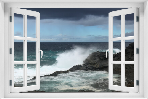 Fototapeta Naklejka Na Ścianę Okno 3D - Gran Canaria, north coast, powerful ocean waves brought by winter wind storm
