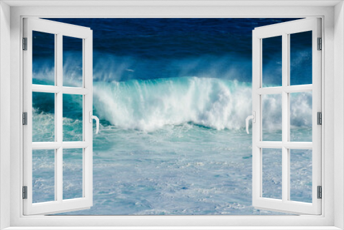 Fototapeta Naklejka Na Ścianę Okno 3D - 海岸に打ち寄せる大波