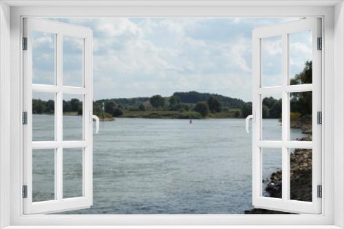 Fototapeta Naklejka Na Ścianę Okno 3D - Rheinufer mit Schiff