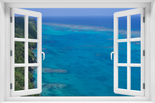 Fototapeta Naklejka Na Ścianę Okno 3D - 宮古島の離島伊良部島の断崖青い海を見渡す絶景-三角点