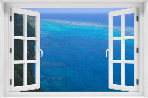 Fototapeta Naklejka Na Ścianę Okno 3D - 宮古島の離島伊良部島の断崖青い海を見渡す絶景-三角点