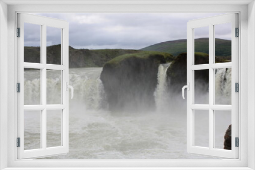 Fototapeta Naklejka Na Ścianę Okno 3D - Godafoss, Islandia. Una cascada impresionante.