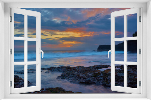 Fototapeta Naklejka Na Ścianę Okno 3D - sunset on the coast
