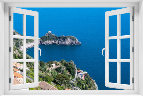 Fototapeta Naklejka Na Ścianę Okno 3D - Rocky shore in world famous Amalfi coast. Unesco World heritage site.