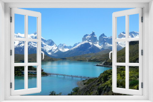 Fototapeta Naklejka Na Ścianę Okno 3D - Cuernos del Paine en Parque Nacional Torres del Paine detrás del lago Pehoé XII Región de Magallanes Chile