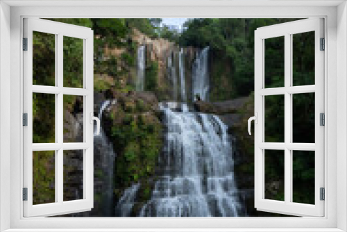 Fototapeta Naklejka Na Ścianę Okno 3D - Nauyaca waterfall in the forest