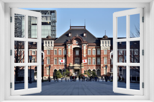Fototapeta Naklejka Na Ścianę Okno 3D - 東京駅の正面と日の丸の国旗（中）