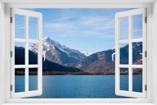 Fototapeta Naklejka Na Ścianę Okno 3D - Alpres suizos y lago Walensee