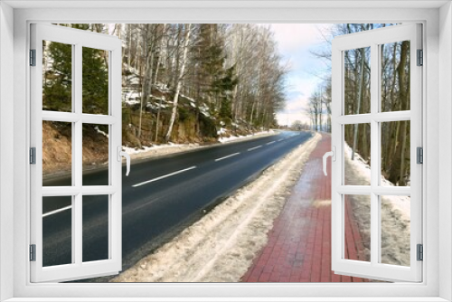 Fototapeta Naklejka Na Ścianę Okno 3D - Karpacz anomalia grawitacji na drodze