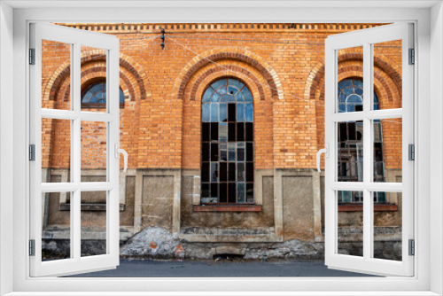 Fototapeta Naklejka Na Ścianę Okno 3D - Ancient and abandoned industrial building