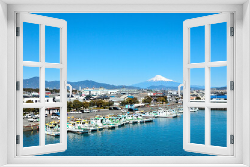 Fototapeta Naklejka Na Ścianę Okno 3D - 富士山と用宗漁港