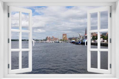 Fototapeta Naklejka Na Ścianę Okno 3D - Alter Hafen Stadthafen in Rostock