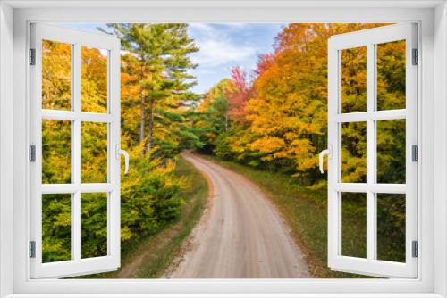 Fototapeta Naklejka Na Ścianę Okno 3D - Colorful scenic drive in autumn through the central Michigan countryside near Cadillac