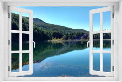 Fototapeta Naklejka Na Ścianę Okno 3D - lake in the mountains