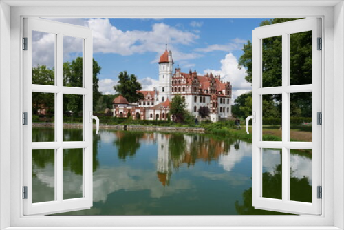 Fototapeta Naklejka Na Ścianę Okno 3D - Wasserspiegelung Schloss Basedow Teich