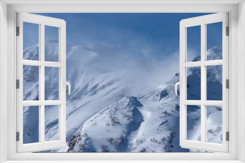 Fototapeta Naklejka Na Ścianę Okno 3D - 北海道　十勝岳連峰の冬の風景