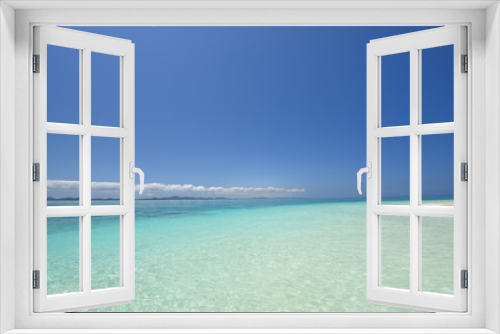 Fototapeta Naklejka Na Ścianę Okno 3D - コバルトブルーの透き通った海と夏の空