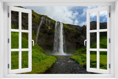 Fototapeta Naklejka Na Ścianę Okno 3D - Seljalandsfoss waterfall in southern Iceland