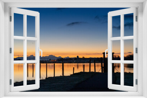 Fototapeta Naklejka Na Ścianę Okno 3D - Winter Sunrise Dawn From Flintstone Park Oak Harbor Washington