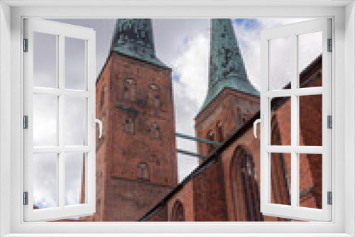 Fototapeta Naklejka Na Ścianę Okno 3D - Der Dom zu Lübeck in der Hansestadt Lübeck, Schleswig-Holstein