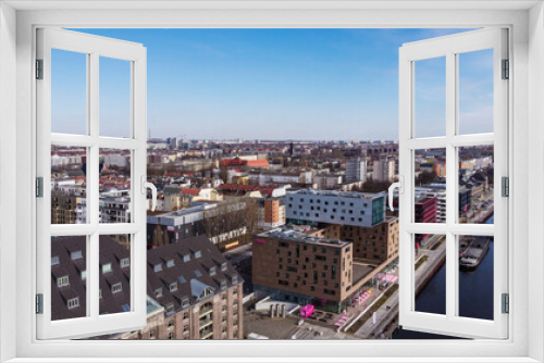 Fototapeta Naklejka Na Ścianę Okno 3D - The banks of River Spree in Berlin - urban photography