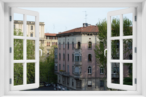 Fototapeta Naklejka Na Ścianę Okno 3D - Period building in a square of Milano