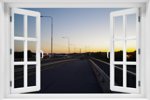 Fototapeta Naklejka Na Ścianę Okno 3D - sunset on the road