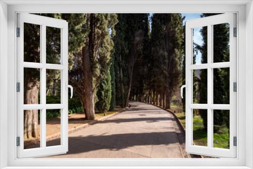 Fototapeta Naklejka Na Ścianę Okno 3D - Park near Alhambra in Granada