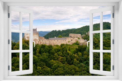 Fototapeta Naklejka Na Ścianę Okno 3D - Luftaufnahme von der Burgruine Aggstein im Sommer.