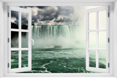 Fototapeta Naklejka Na Ścianę Okno 3D - A view of Niagara Falls from the Canadian side