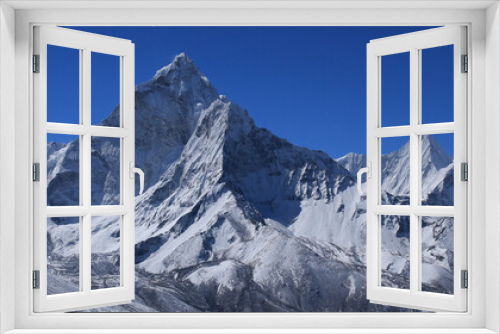 Fototapeta Naklejka Na Ścianę Okno 3D - Mount Ama Dablam on a spring morning. Scene in the Everest National Park.
