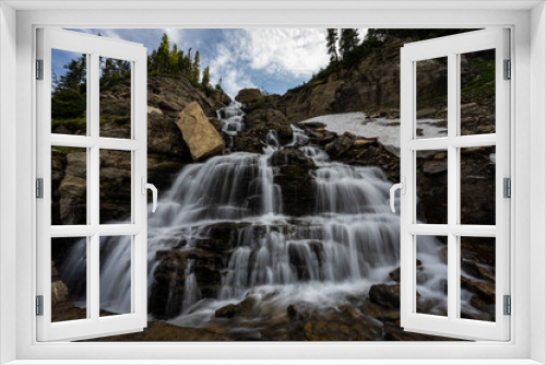 Fototapeta Naklejka Na Ścianę Okno 3D - Long Exposure of Logan Creek Falls