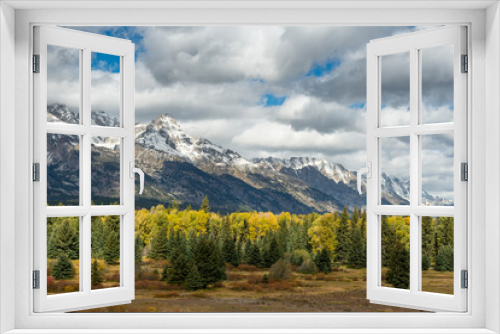 Fototapeta Naklejka Na Ścianę Okno 3D - Scenic view of the Grand Teton National Park