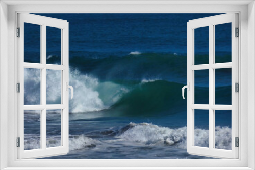 Fototapeta Naklejka Na Ścianę Okno 3D - summer surf at Port Hueneme pier in California