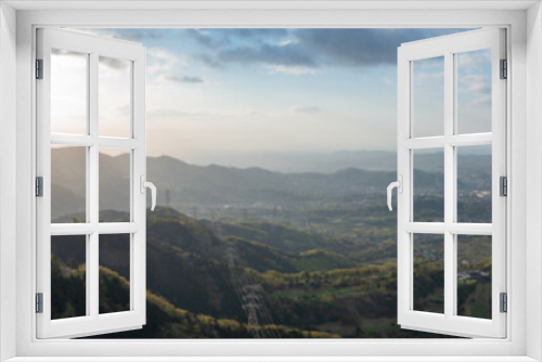 Fototapeta Naklejka Na Ścianę Okno 3D - 森から見た朝のパノラマ風景
