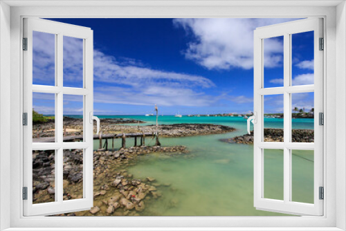 Fototapeta Naklejka Na Ścianę Okno 3D - pier on the beach in Galapagos