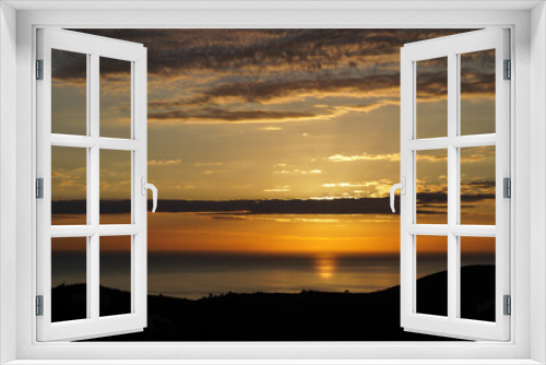 Fototapeta Naklejka Na Ścianę Okno 3D - beautiful golden sunrise over the mediterranean sea