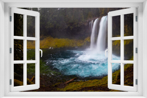 Fototapeta Naklejka Na Ścianę Okno 3D - Koosah falls on Mackenzie river in the cascades in Oregon