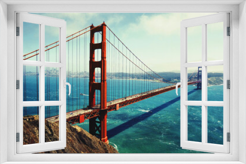 Fototapeta Naklejka Na Ścianę Okno 3D - Golden Gate Bridge, San Francisco, United States during summer with traffic