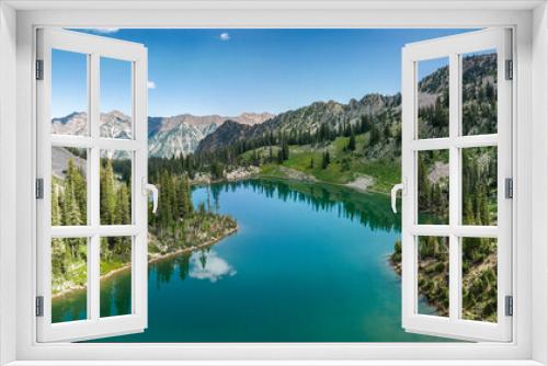 Fototapeta Naklejka Na Ścianę Okno 3D - Beautiful alpine lake in the Wasatch mountains in Salt Lake, Utah, USA