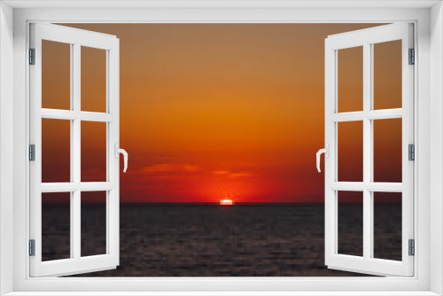 Fototapeta Naklejka Na Ścianę Okno 3D - Sun setting at sea
